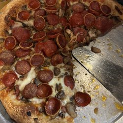 The Declaration Tavern - Medium pepperoni and mushroom pizza