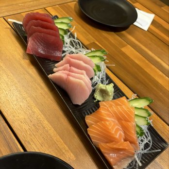 Mura Izakaya - Our first plate, Sashimi Combo - large portions and super fresh. - Sushi Bars Near Me - Koloa, Hawaii Mura Izakaya - Our first plate, Sashimi Combo - large portions and super fresh. - Sushi Bars Near Me - Koloa, Hawaii