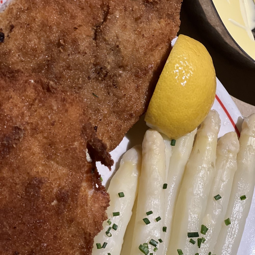 Peters Brauhaus - Schnitzel and seasonal White Asparagus - German Near Me - Cologne, NW Peters Brauhaus - Schnitzel and seasonal White Asparagus - German Near Me - Cologne, NW