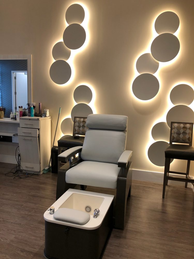 Tease Salon and Spa At Overture Logo