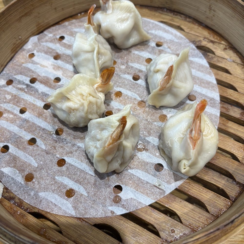 Dough Zone Dumpling House - High Tail Shrimp & Pork Steamed Dumplings (6) 翘尾鲜虾蒸饺 - Dim Sum Near Me - San Jose, California Dough Zone Dumpling House - High Tail Shrimp & Pork Steamed Dumplings (6) 翘尾鲜虾蒸饺 - Dim Sum Near Me - San Jose, California