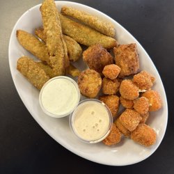 Happy Hour - Pick 3 App Special -- Mac n Cheese Bites, Fried Mushrooms, Nashville Cheese Curds, Pickle Spears, or Tater Kegs $12.99