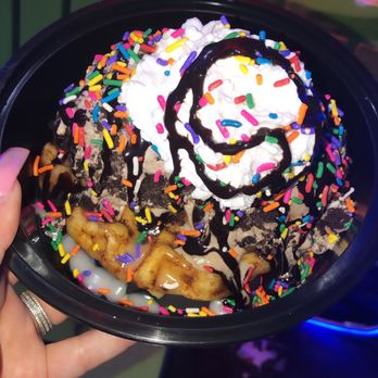 Midtown Creamery - Cinnamon bun waffle topped with cookie ice cream, sprinkles, chocolate sauce and whipped cream - Desserts Near Me - Miami, Florida Midtown Creamery - Cinnamon bun waffle topped with cookie ice cream, sprinkles, chocolate sauce and whipped cream - Desserts Near Me - Miami, Florida