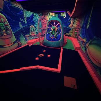 Alien Vacation Mini Golf - Mini Golf Near Me - Medina, Ohio