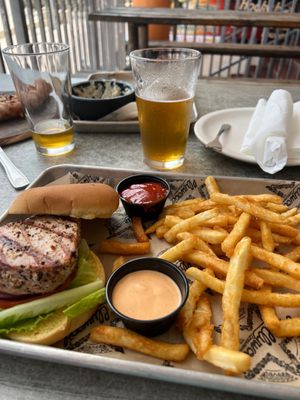 Hollywood Brewery by null
