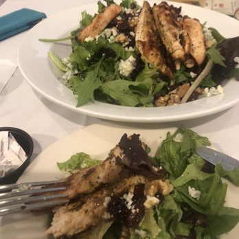 Delaney's Restaurant & Tap Room - Spring Mix salad. Plenty still in large bowl for leftovers. - American Near Me - New Haven, Connecticut
