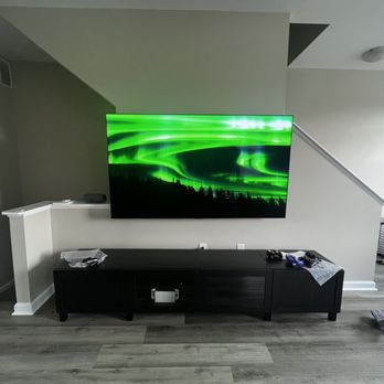 Michaels Tv Mounting - 77 inch OLED LG on a full motion mount with a in wall power kit - TV Mounting Near Me Michaels Tv Mounting - 77 inch OLED LG on a full motion mount with a in wall power kit - TV Mounting Near Me