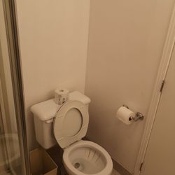 Duvernay Studios & Suites - Small and low height.
