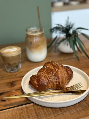 Magdalena Coffee & Houseplants by null