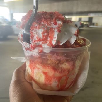 Abbys Cakes and Moore - Strawberry Shortcake Sundae - Custom Cakes Near Me