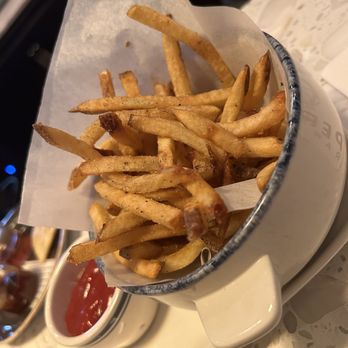 Perla Raw Bar - Frites - Seafood Near Me - Wilmington, North Carolina Perla Raw Bar - Frites - Seafood Near Me - Wilmington, North Carolina