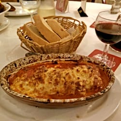 Ristorante Europa - Lasagne, hausgemachtes Brot und Rotwein - Klasse!