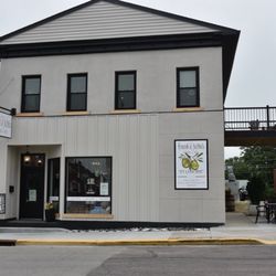 Frank And Julia’s - Exterior