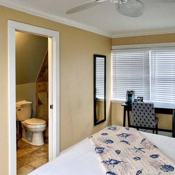 Edgewater Inn - Deluxe Single Room w/Balcony - Hotels Near Me - Saint Augustine, Florida