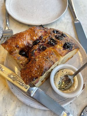 Easy Bistro & Bar by null