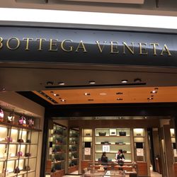 Bottega Veneta - Store front