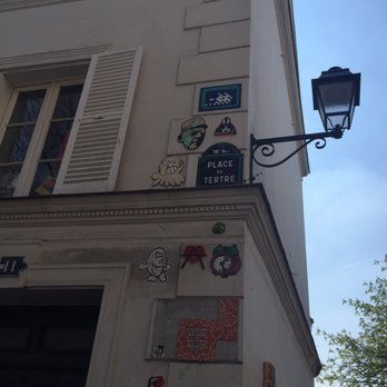 Place du Tertre - Corner - Public Plazas Near Me