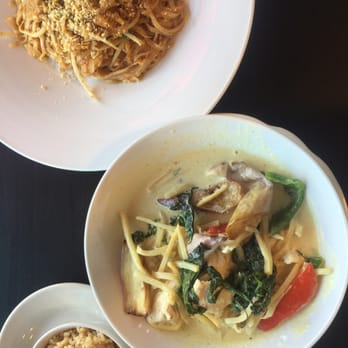 Andaman Thai Cuisine - Amazing green curry and pad Thai! - Thai Near Me - Framingham, Massachusetts