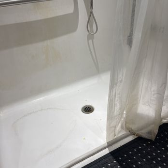 CorePower Yoga - Marina del Rey - Dirty and mold shower - Yoga Near Me - Marina Del Rey, California