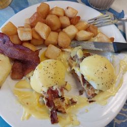 Eggs Bennie
