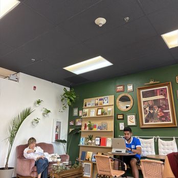 Casa Flores Cafe - Coffee & Tea Near Me - Sacramento, California