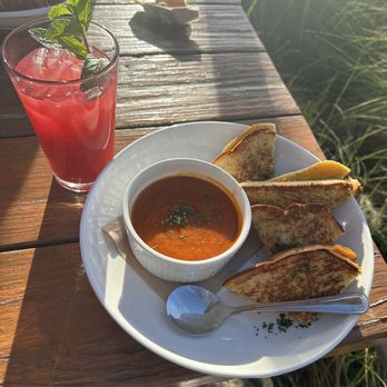Seabirds Kitchen - Grilled Cheese & Tomato Soup Blueberry Mint Lemonade - Vegan Near Me - Costa Mesa, California Seabirds Kitchen - Grilled Cheese & Tomato Soup Blueberry Mint Lemonade - Vegan Near Me - Costa Mesa, California