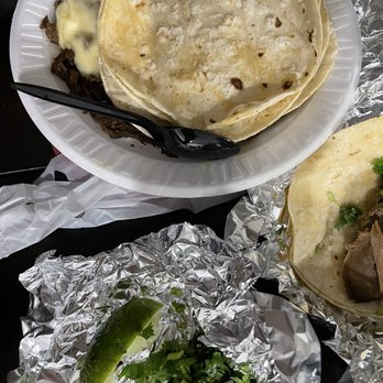 El Taconazo - Plato especial (fajita) and lengua taco - Tacos Near Me - Houston, Texas El Taconazo - Plato especial (fajita) and lengua taco - Tacos Near Me - Houston, Texas