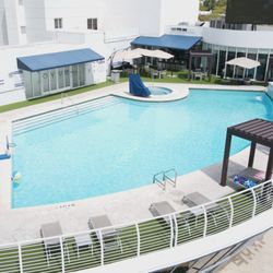 Nuvo Suites Hotel - Rooftop Pool
