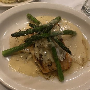 Harry & Izzy's - Entree- Grilled Salmon - Steakhouses Near Me - Indianapolis, Indiana