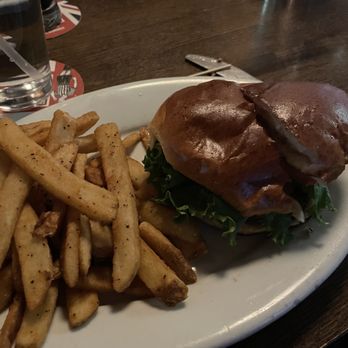 Elephant & Castle - Pubs Near Me - Chicago, Illinois Elephant & Castle - Pubs Near Me - Chicago, Illinois