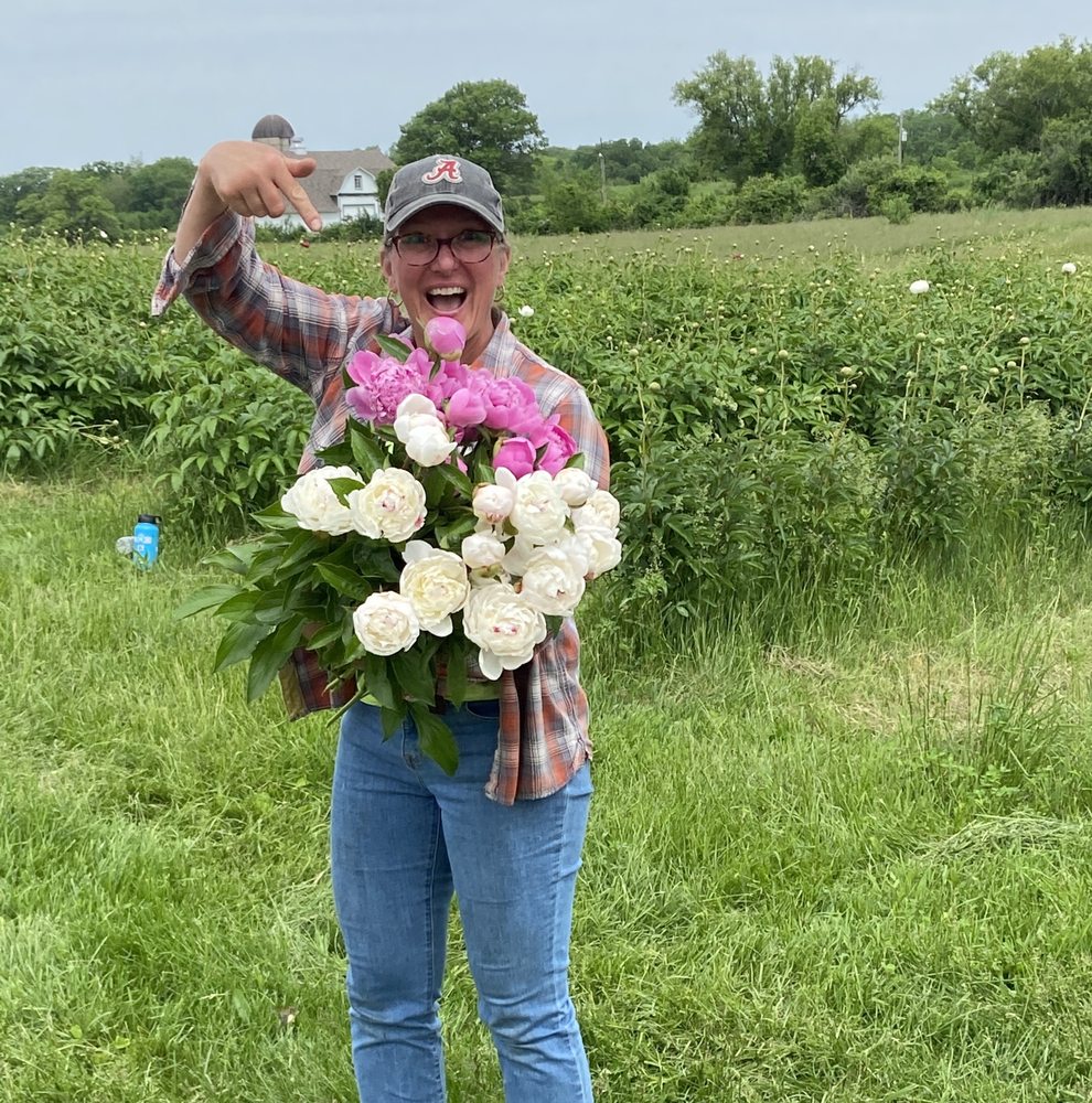 PETALS with photos Updated August 2024 33 Photos Huntley, Illinois Florists Phone