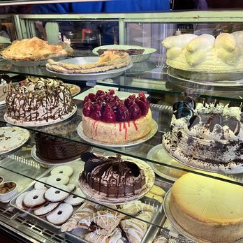 Candlewyck Diner - Cakes - Diners Near Me - East Rutherford, New Jersey