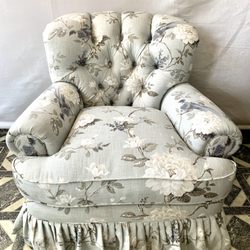 Sew Rose - This gorgeous large print patterned fabric looked amazing on this club chair upholstery project
