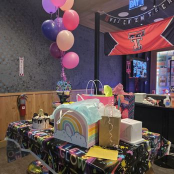 Dave & Buster's Shenandoah - Sports Bars Near Me - Shenandoah, Texas