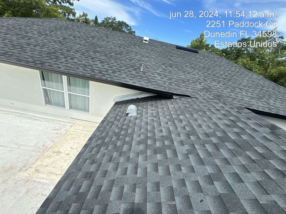 Slide of Marvin CX Construcción Roofing