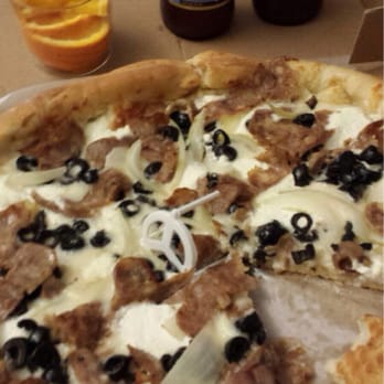 Angelica Pizza - white pozza custome made in ten min very very good - Pizza Near Me - Brooklyn, New York