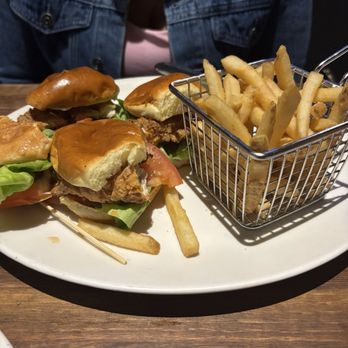 Yard House - The request Chicken Sliders that should be on their menu. Best thing on the table. Good fries. - New American Near Me - Northridge, California