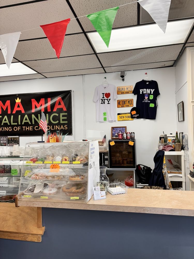 Mama Mia Italian Ice Logo