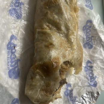 Tacos El Callejon - Oily carne asada burrito i couldn't even finish it, had to throw it away. How Sad - Tacos Near Me - Colton, California Tacos El Callejon - Oily carne asada burrito i couldn't even finish it, had to throw it away. How Sad - Tacos Near Me - Colton, California