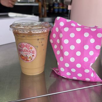 Selena's Sips - Iced Cinnamon Oat Latte and Pumpkin Cream Cheese Muffin - Coffee & Tea Near Me - Lakeside, California
