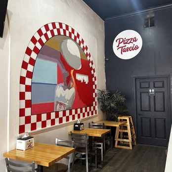 Pizza Tascio 39th Street - seating area - Pizza Near Me - Kansas City, Missouri Pizza Tascio 39th Street - seating area - Pizza Near Me - Kansas City, Missouri