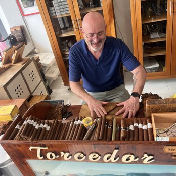 Mr. Cigars - Cigar Bars Near Me - Miami, Florida