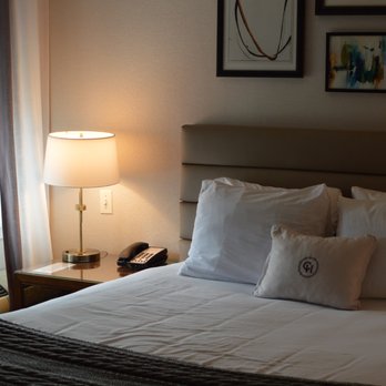 Claridge House Chicago, Tapestry Collection by Hilton - Queen Room - Hotels Near Me - Chicago, Illinois Claridge House Chicago, Tapestry Collection by Hilton - Queen Room - Hotels Near Me - Chicago, Illinois