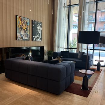 W Austin - Seating - Hotels Near Me - Austin, Texas