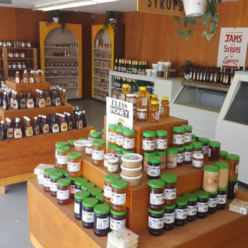 Lidder's Produce - a display of jars of honey - Farmers Market Near Me - Cawston, British Columbia Lidder's Produce - a display of jars of honey - Farmers Market Near Me - Cawston, British Columbia