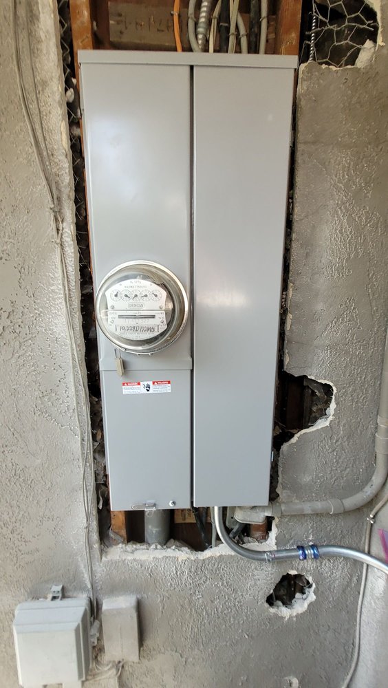 Slide of CZ Electric Licensed Electrical Contractor