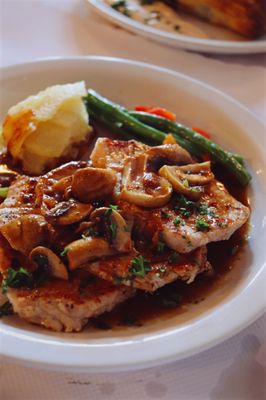 Le Petit Bistro by null