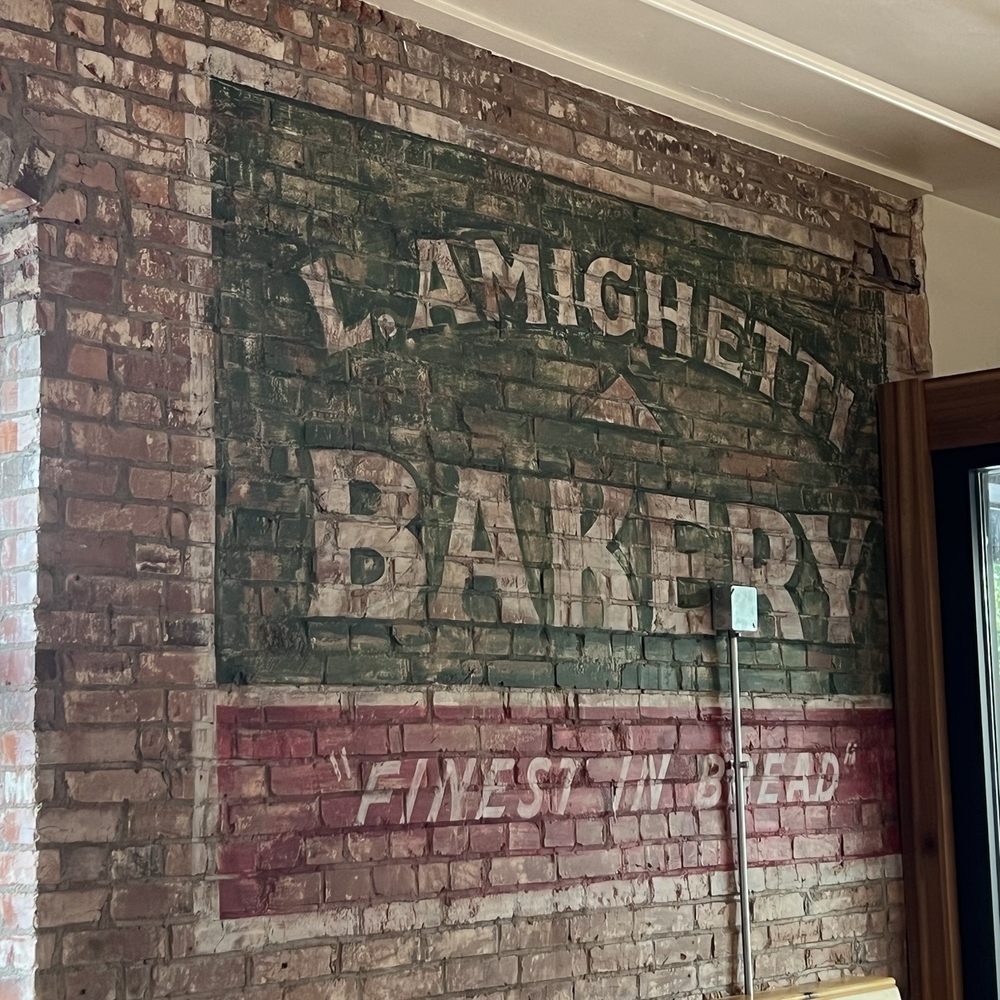Amighettis - Signage - Italian Near Me - Saint Louis, Missouri