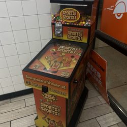 Little Caesars Pizza - Game Machine