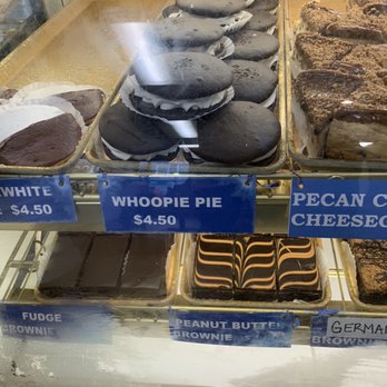 Mike's Pastry - Case - Bakeries Near Me - Boston, Massachusetts
